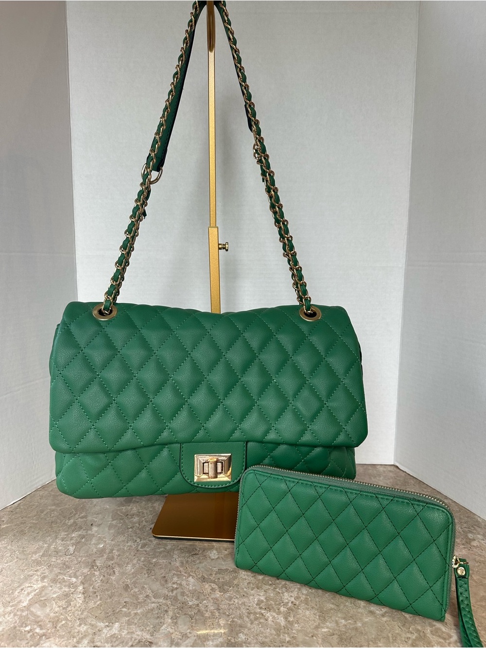 Green Quilted Flap Bag & Matching Wallet Set Gold Chain Hardware Classic Chic